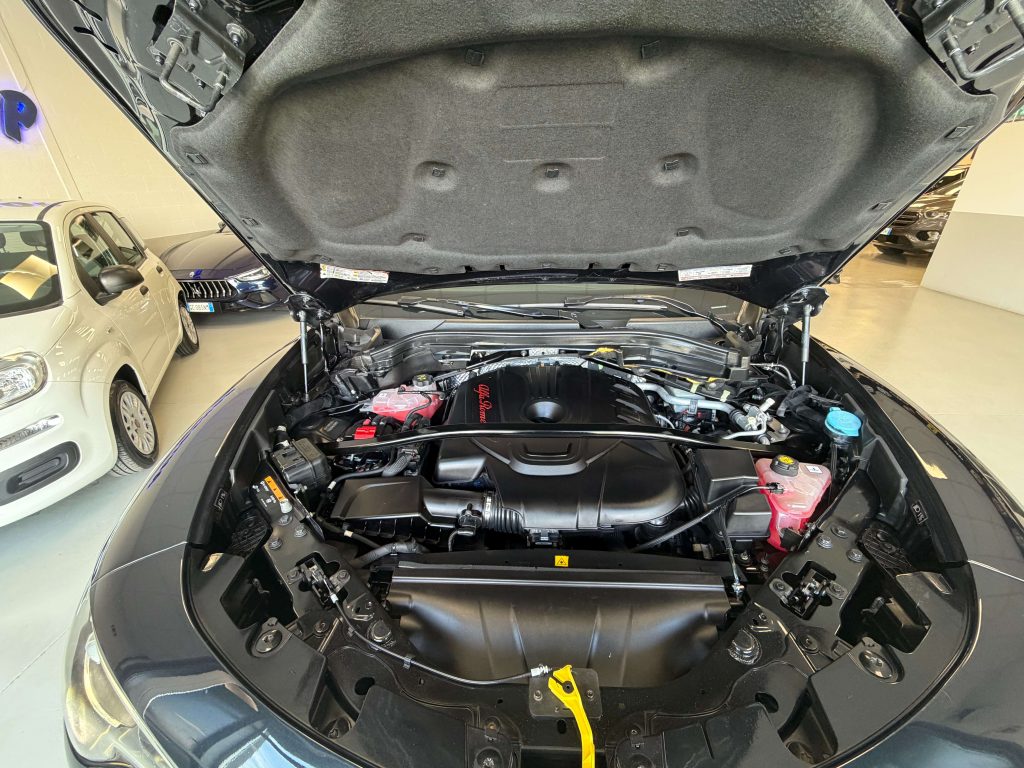 Alfa Romeo Stelvio  Stelvio 2.2 t Business Q4 210cv auto