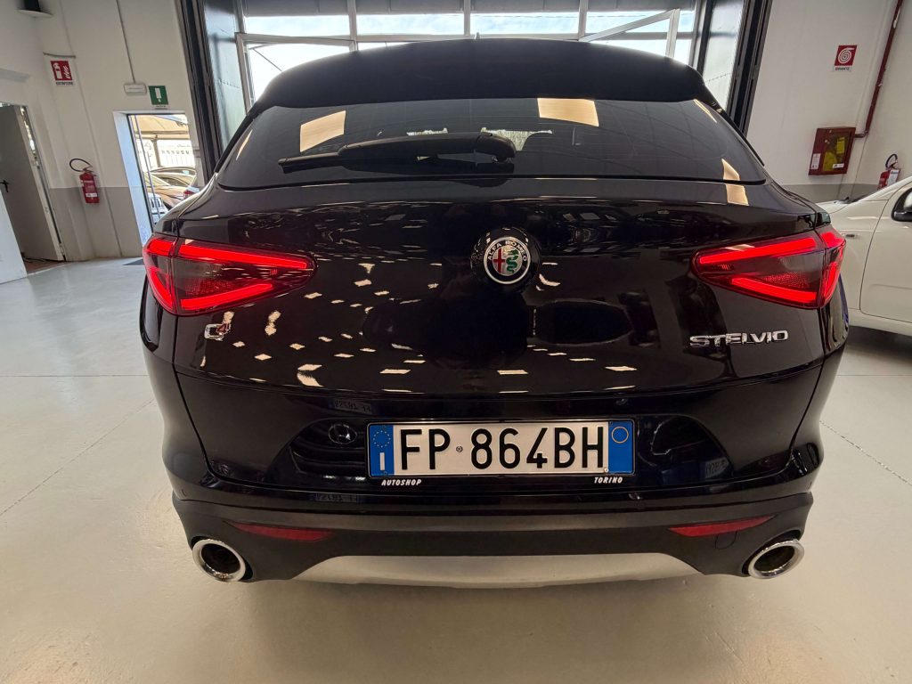 Alfa Romeo Stelvio  Stelvio 2.2 t Business Q4 210cv auto