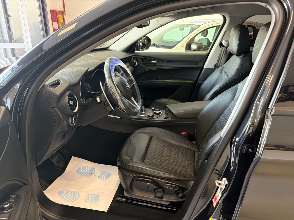 Alfa Romeo Stelvio  Stelvio 2.2 t Business Q4 210cv auto