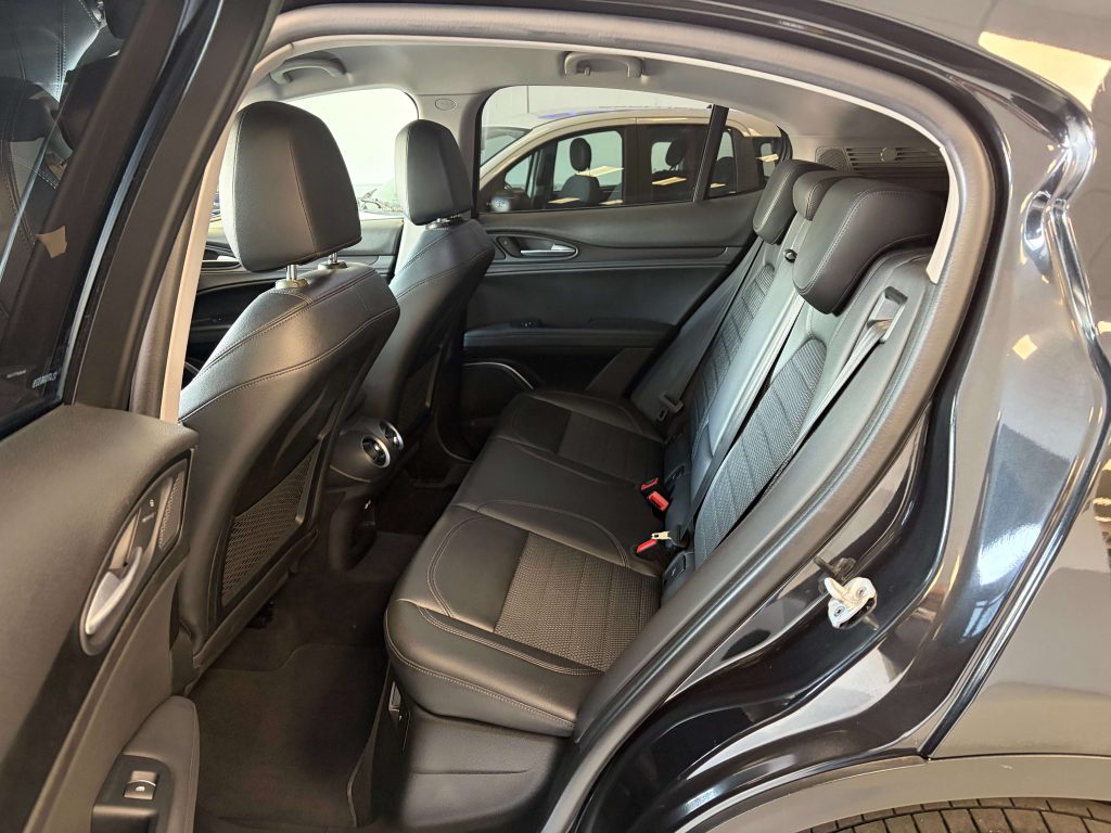 Alfa Romeo Stelvio  Stelvio 2.2 t Business Q4 210cv auto
