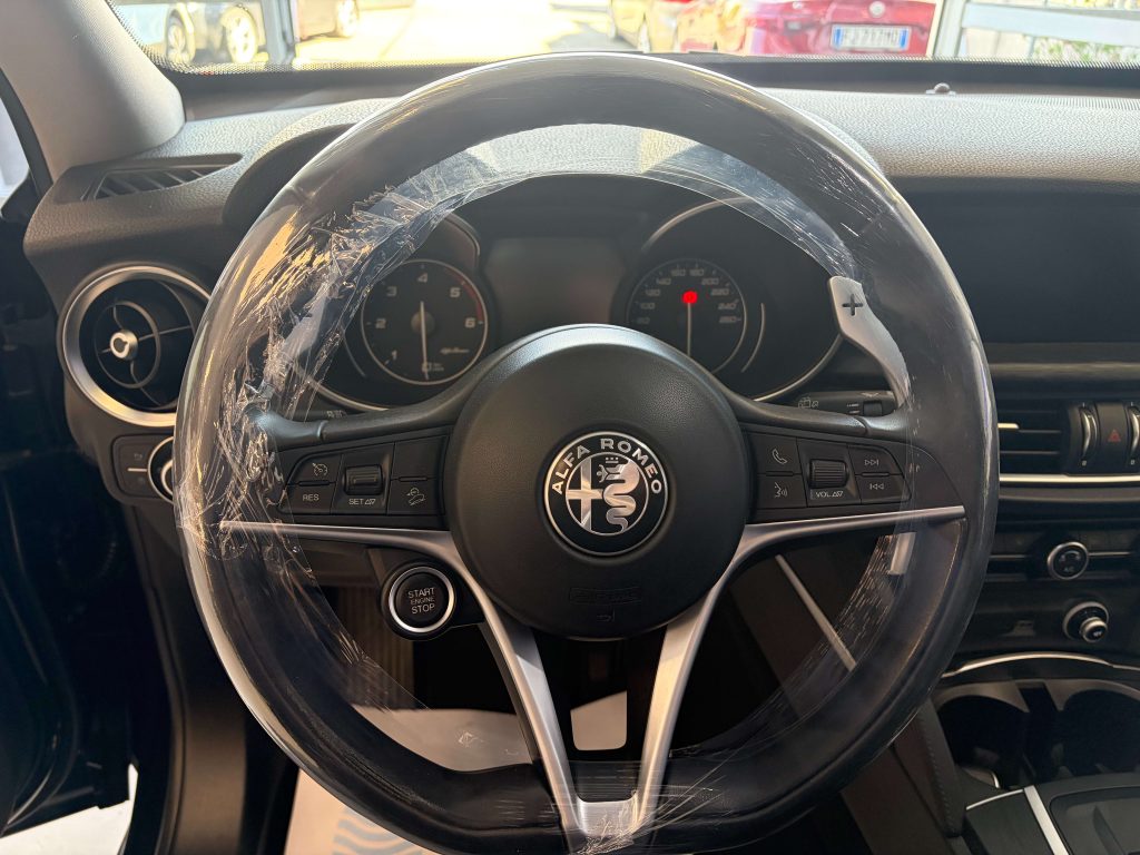 Alfa Romeo Stelvio  Stelvio 2.2 t Business Q4 210cv auto