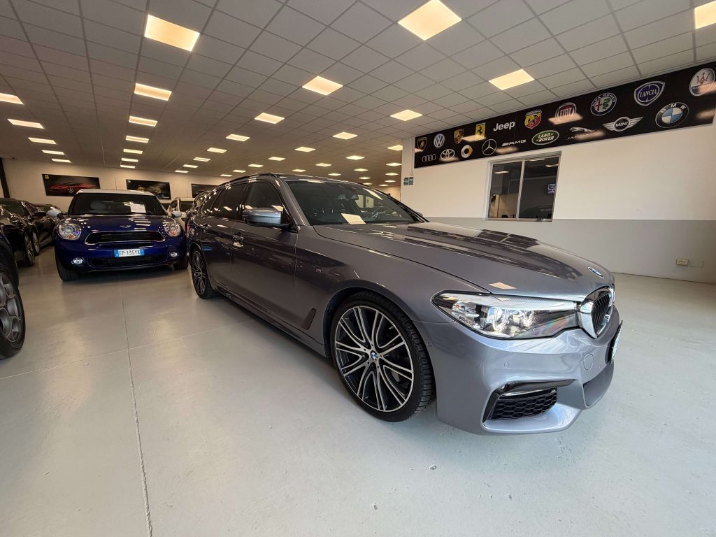 BMW 525  Serie 5Touring 525d Touring Msport auto TETTO