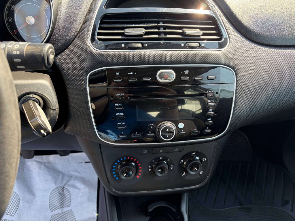 Fiat Punto  Punto III 5p 1.3 mjt 16v Street (easy) 75cv