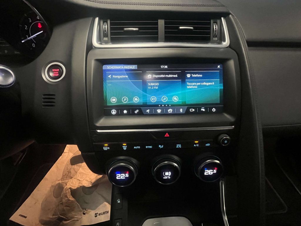 Jaguar E-Pace  E-Pace 2.0 i awd 200cv auto