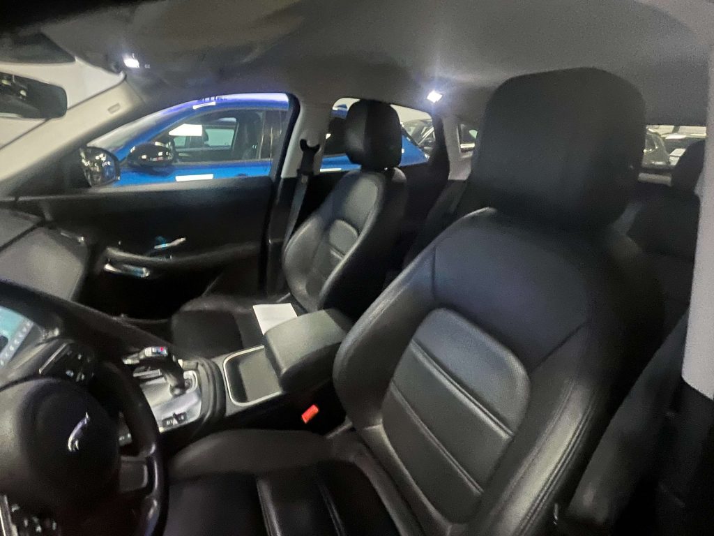 Jaguar E-Pace  E-Pace 2.0 i awd 200cv auto
