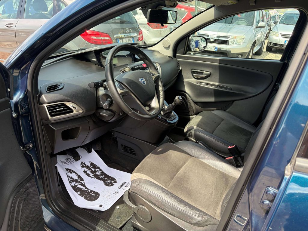 Lancia Ypsilon  Ypsilon III 2015 1.3 mjt Platinum s