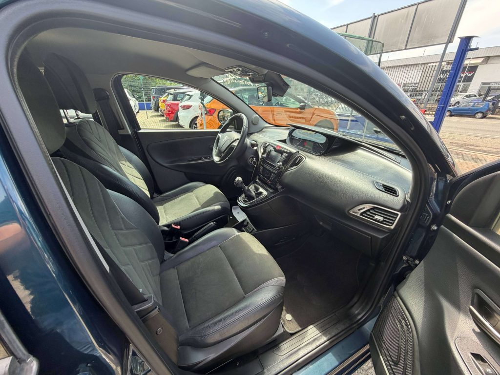 Lancia Ypsilon  Ypsilon III 2015 1.3 mjt Platinum s