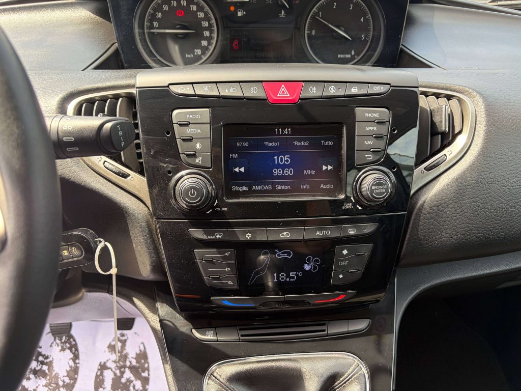 Lancia Ypsilon  Ypsilon III 2015 1.3 mjt Platinum s