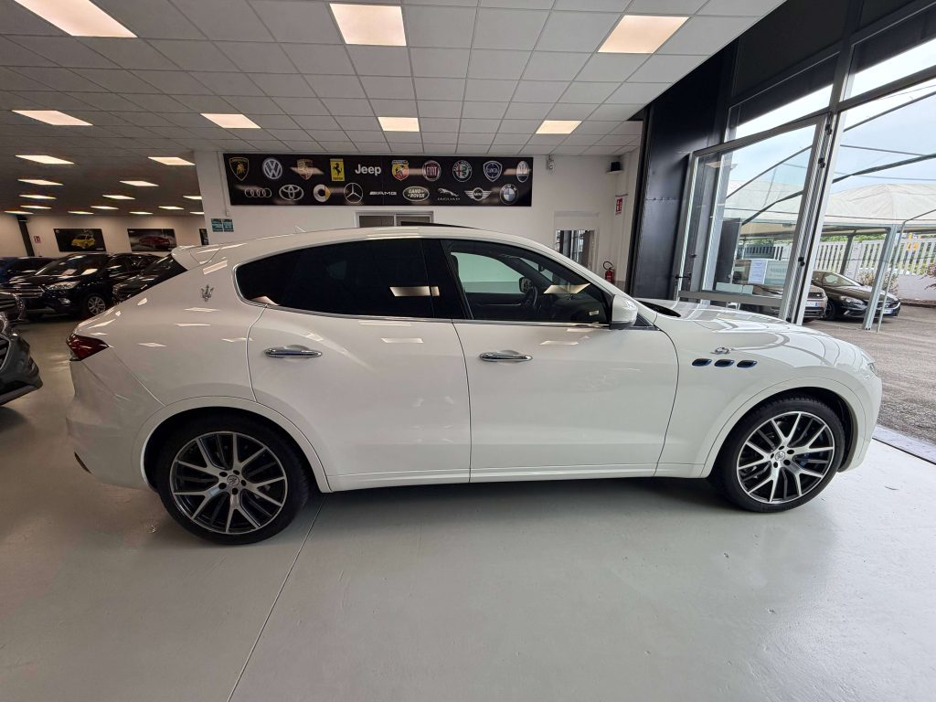 Maserati Levante  Levante 2.0 mhev GT 330cv auto