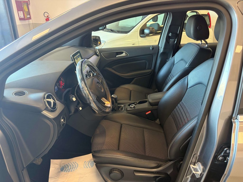 Mercedes-Benz B 180  Classe B – T246 d Premium Next