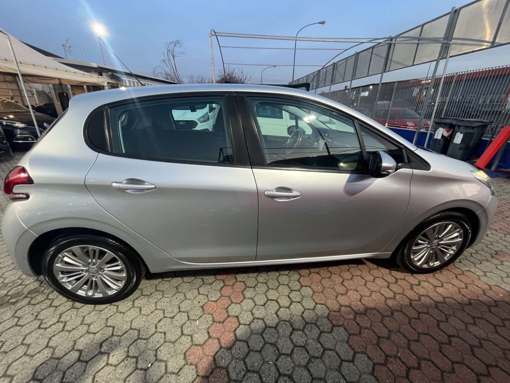 Peugeot 208  208 I 5p 1.2 puretech Active gpl 82cv