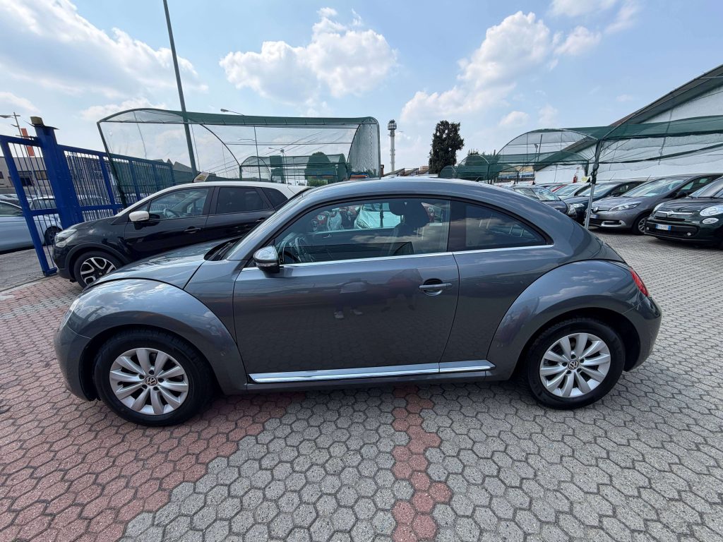 Volkswagen Maggiolino  Maggiolino 1.6 tdi Design 105cv