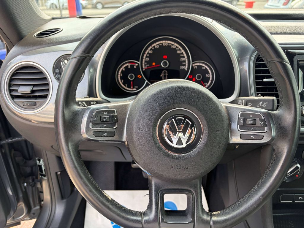 Volkswagen Maggiolino  Maggiolino 1.6 tdi Design 105cv