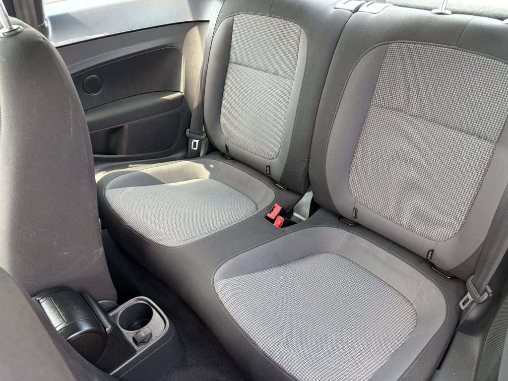 Volkswagen Maggiolino  Maggiolino 1.6 tdi Design 105cv