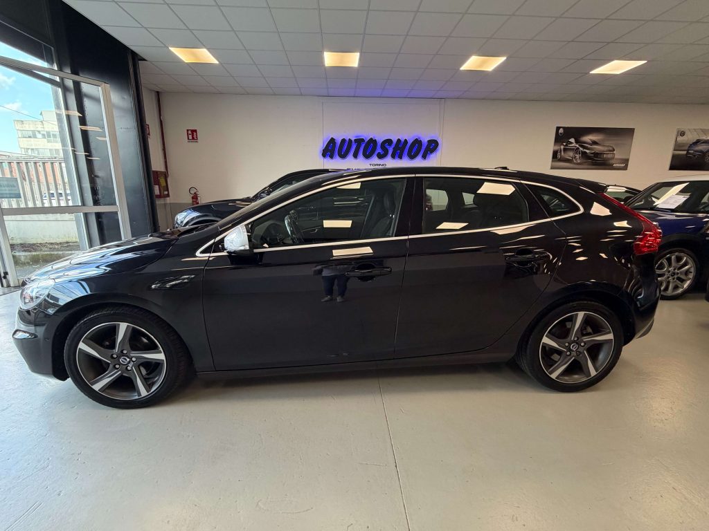 Volvo V40  V40 II1.6 d2 R-design Kinetic (r-design)