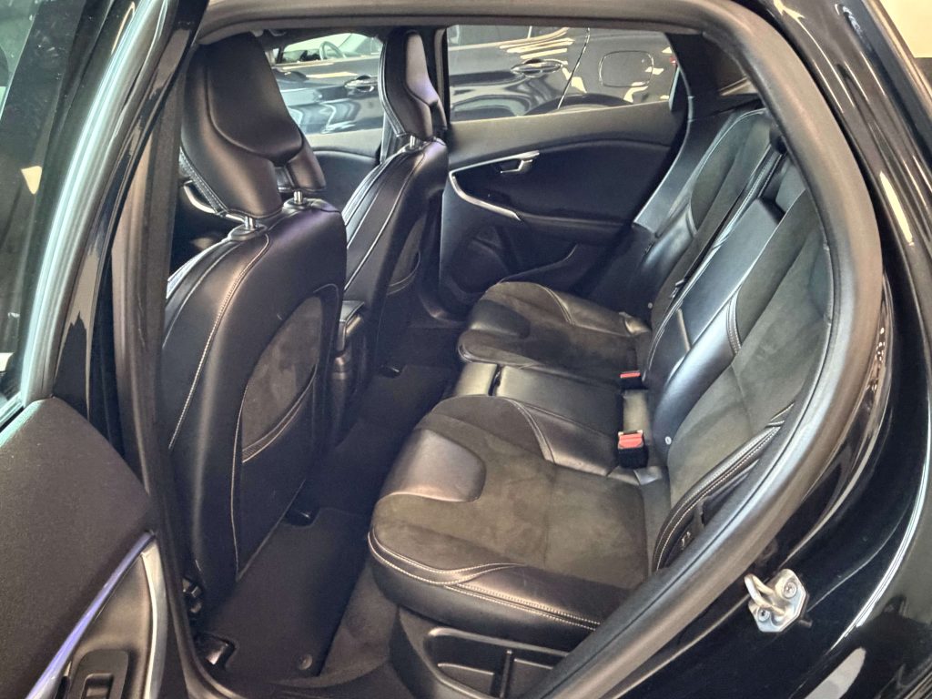 Volvo V40  V40 II1.6 d2 R-design Kinetic (r-design)