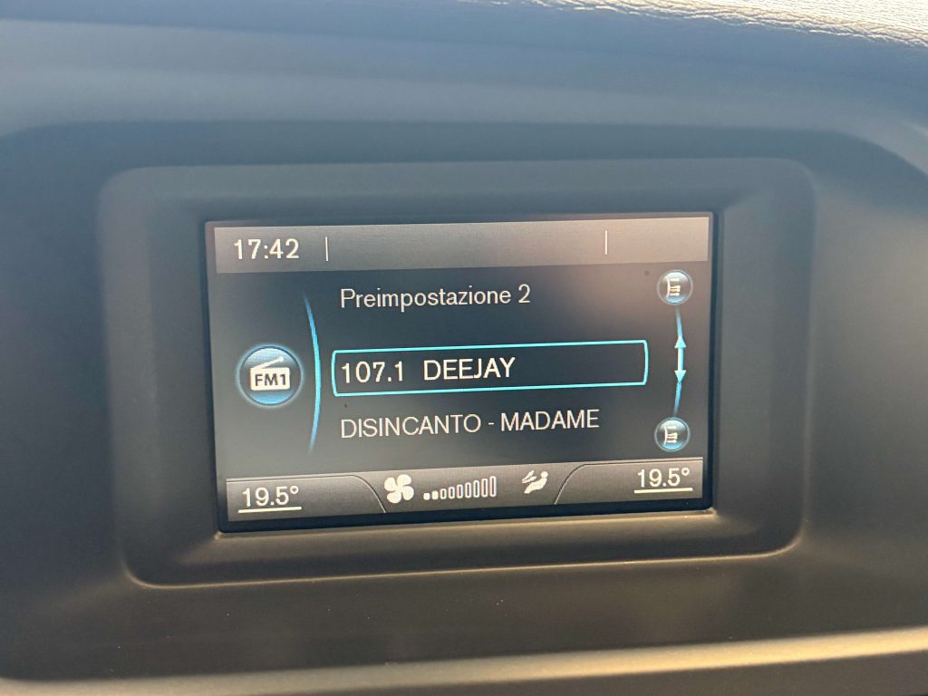 Volvo V40  V40 II1.6 d2 R-design Kinetic (r-design)
