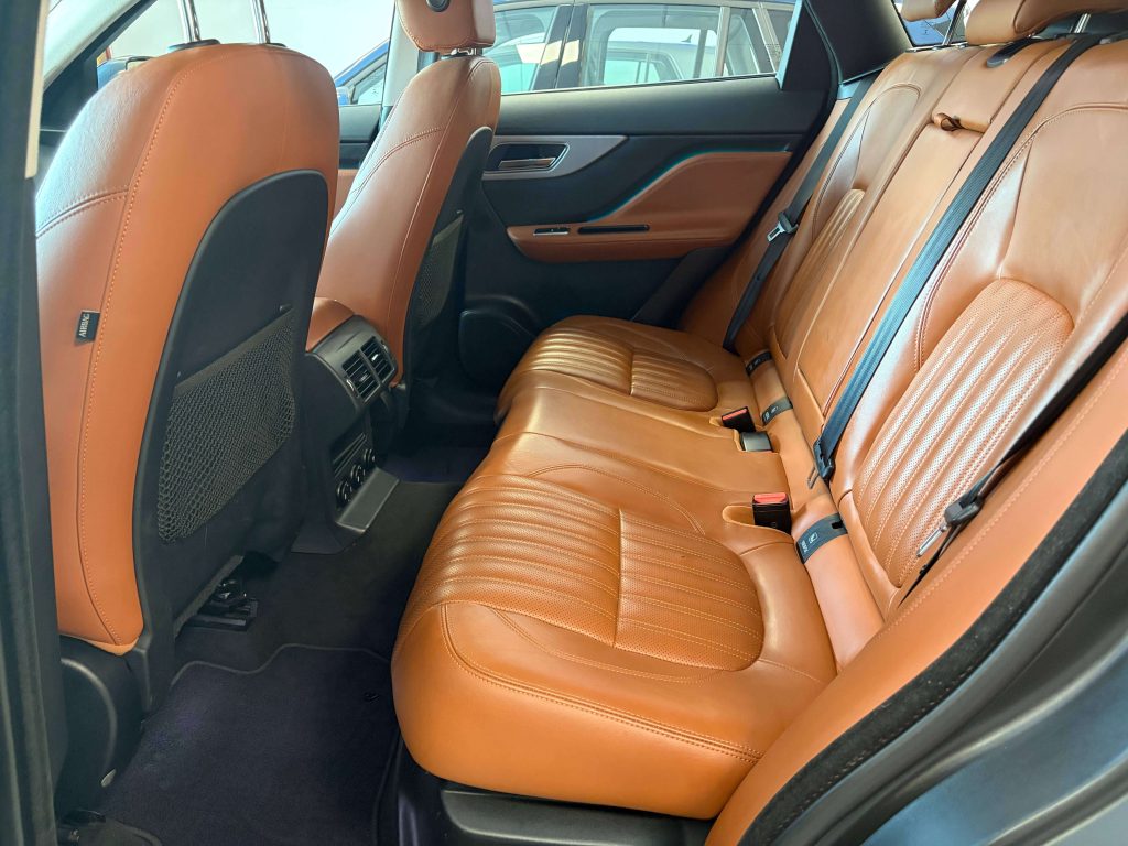 Jaguar F-Pace  F-Pace 2.0d i4 Prestige awd 180cv auto