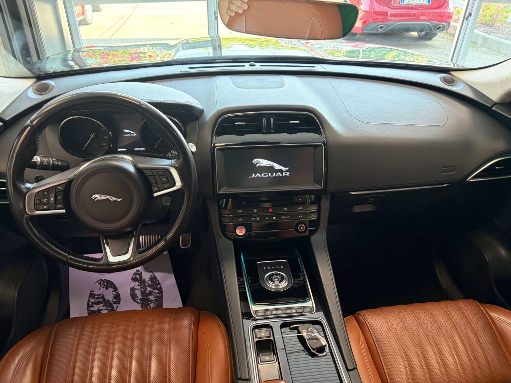 Jaguar F-Pace  F-Pace 2.0d i4 Prestige awd 180cv auto