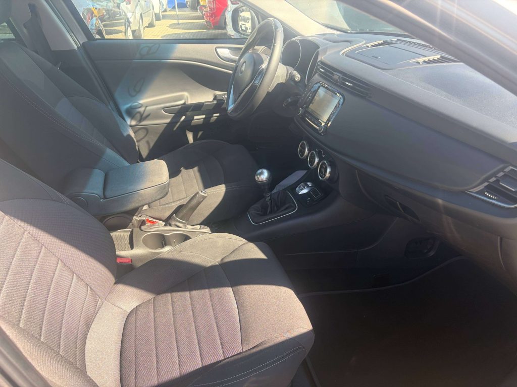 Alfa Romeo Giulietta  Giulietta 1.6 jtdm Giulietta 120cv