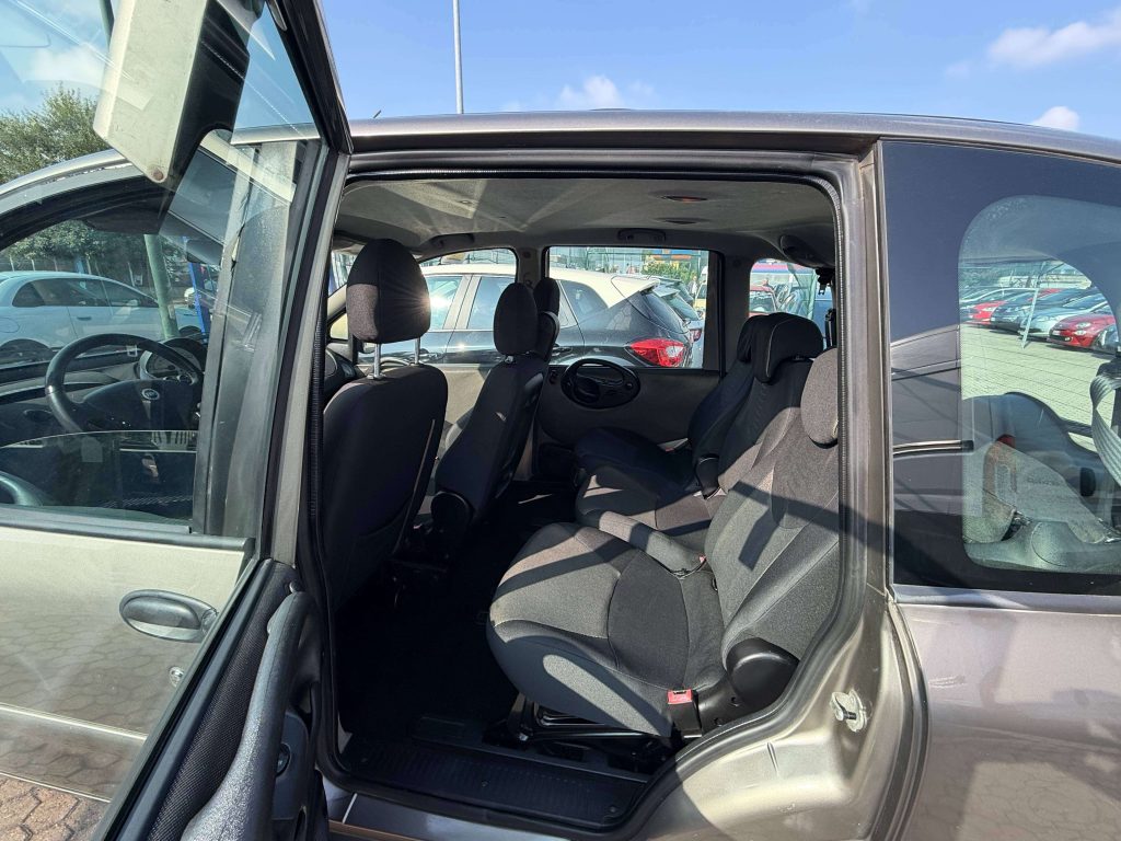 Fiat Multipla  Multipla II 1.9 mjt Active 120cv
