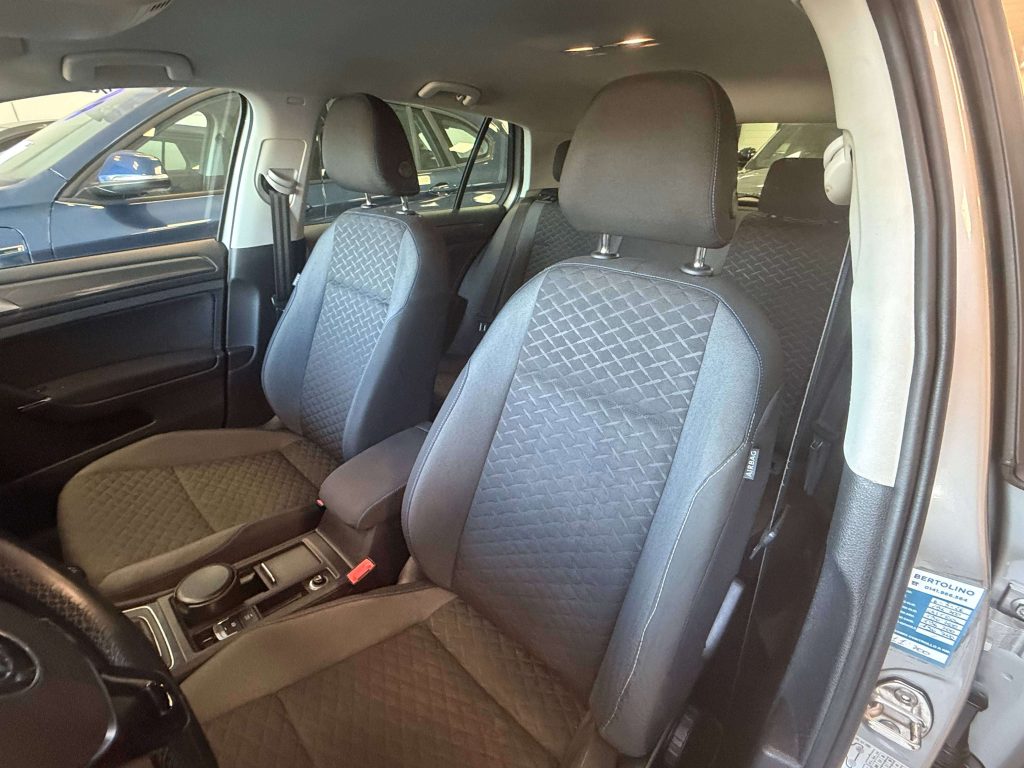 Volkswagen Golf  Golf 5p 1.6 tdi Executive 115cv