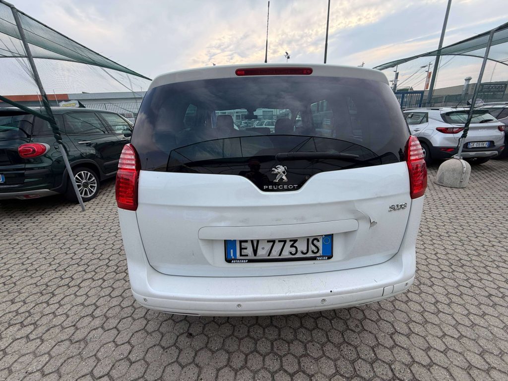 Peugeot 5008  5008 I 2009 2.0 hdi 16v Business navi 163cv auto