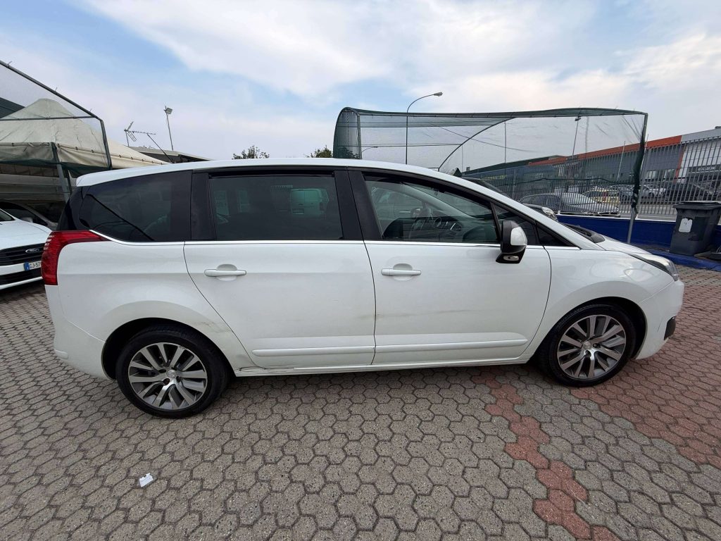 Peugeot 5008  5008 I 2009 2.0 hdi 16v Business navi 163cv auto