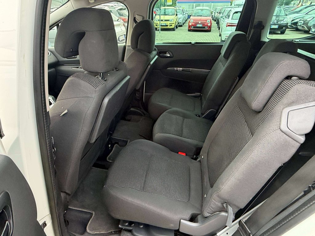 Peugeot 5008  5008 I 2009 2.0 hdi 16v Business navi 163cv auto