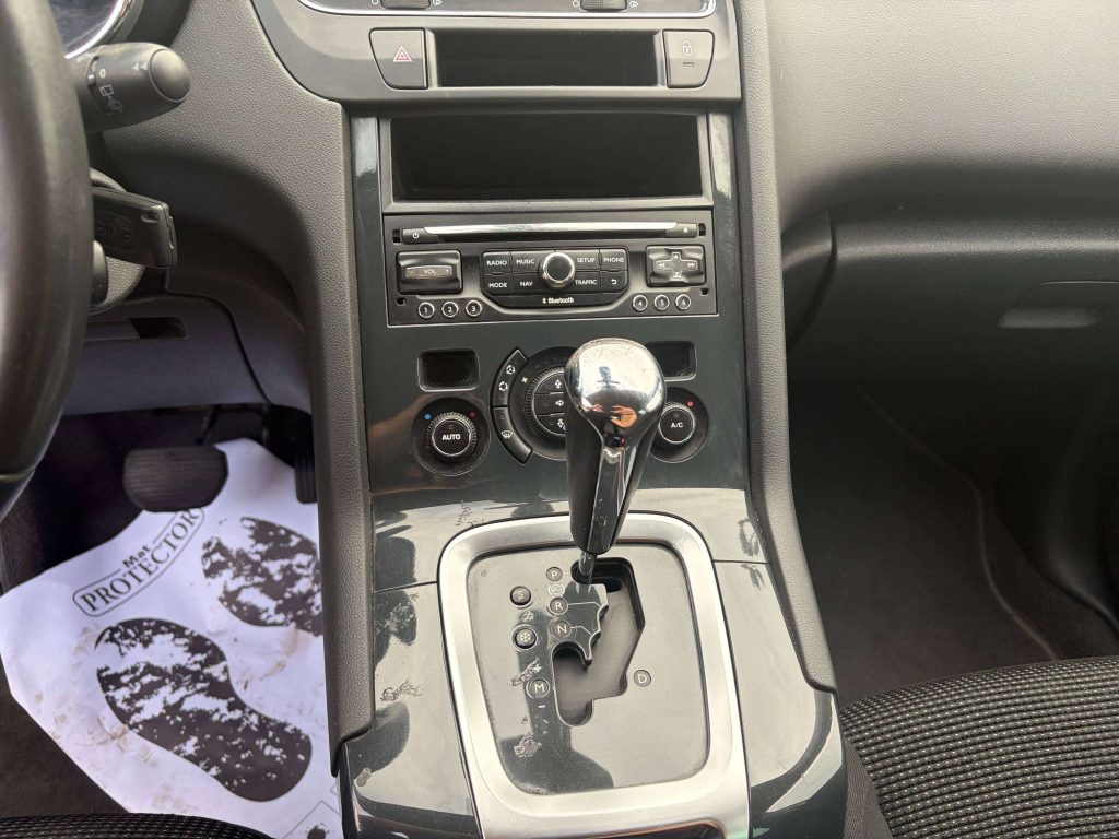 Peugeot 5008  5008 I 2009 2.0 hdi 16v Business navi 163cv auto